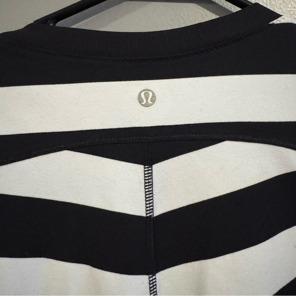 Lululemon Striped Base Runner Long Sleeve - Picture 11 of 13